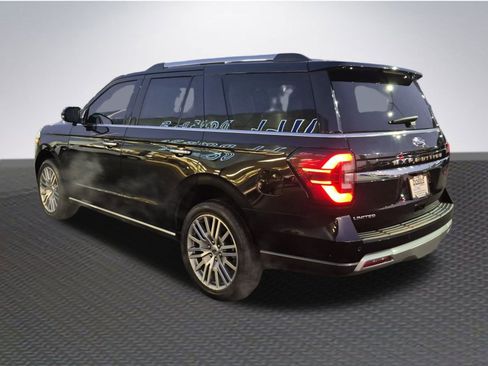 Used 2022 Ford Expedition Limited image 5