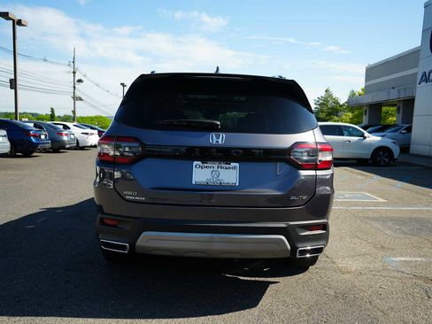 Used 2023 Honda Pilot Elite image 6