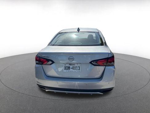 Used 2025 Nissan Versa SV FWD image 8