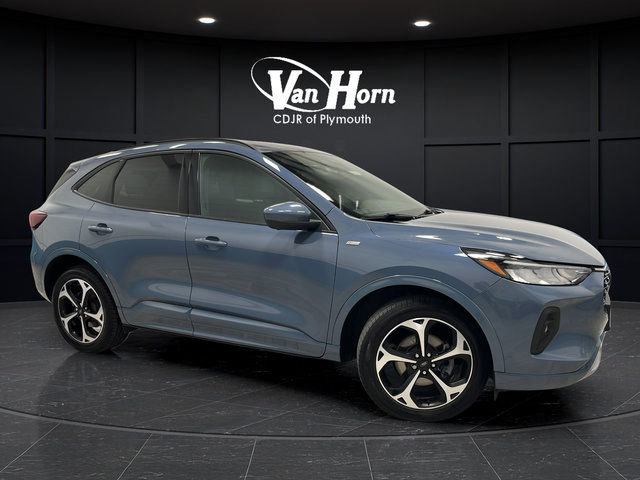Used 2024 Ford Escape ST-Line Select w/ Tech Pack #2 AWD/4WD image 1
