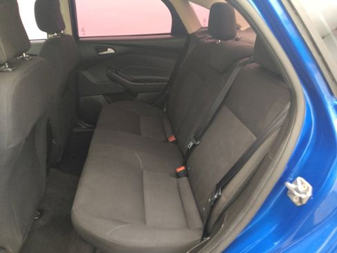 Used 2018 Ford Focus SE FWD image 18