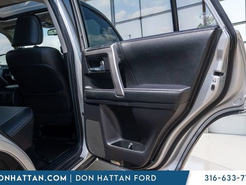 Used 2020 Toyota 4Runner SR5 Premium w/ Moonroof Package AWD/4WD image 26