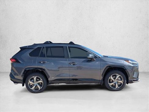 New 2025 Toyota RAV4 SE image 8
