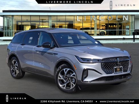 New 2025 Lincoln Nautilus Premier w/ Equipment Group 102A image 1