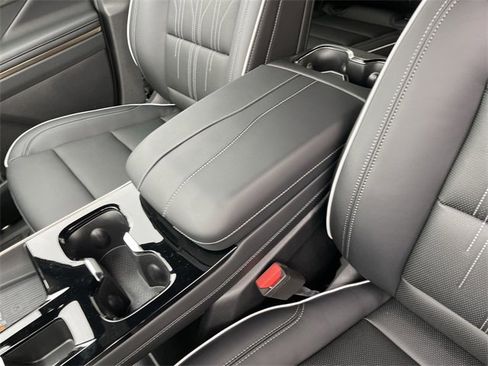 New 2025 Buick Enclave Avenir w/ Super Cruise Package image 21