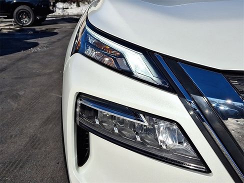 Used 2023 Nissan Rogue SL w/ SL Premium Package image 10