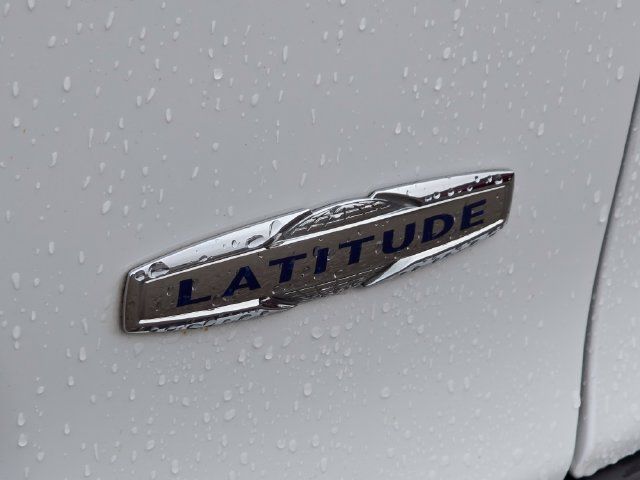 Used 2020 Jeep Cherokee Latitude w/ Cold Weather Group FWD image 18