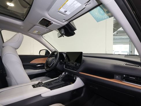 Used 2026 Toyota Grand Highlander AWD image 28