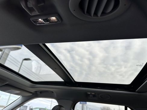 Used 2023 Ford Explorer XLT w/ Equipment Group 202A image 10