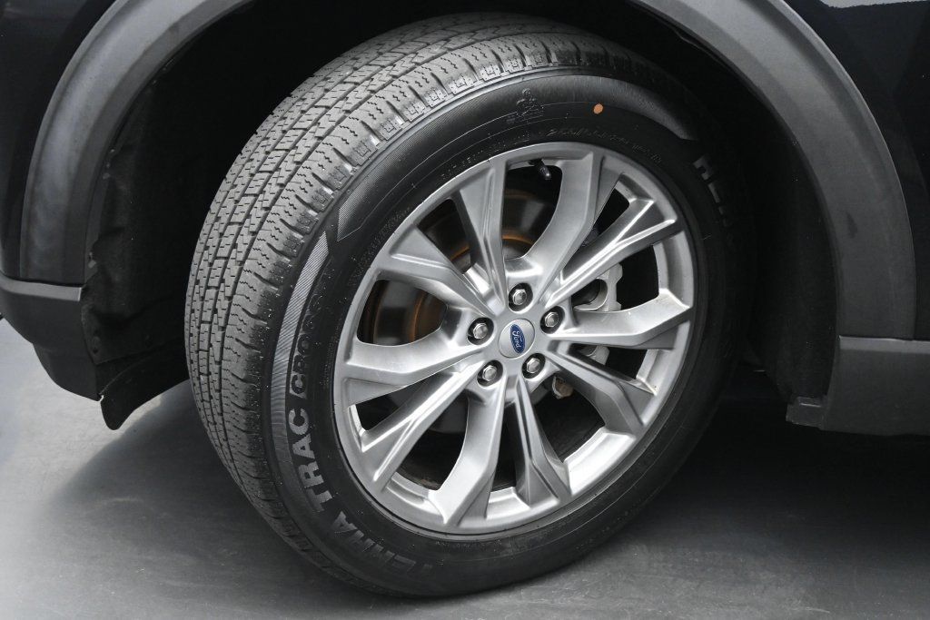 Used 2020 Ford Explorer XLT w/ Equipment Group 202A RWD image 19