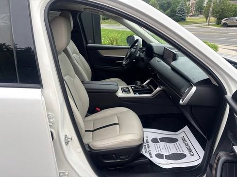 Used 2025 MAZDA CX-90 Plug-In Hybrid w/ Preferred AWD/4WD image 17
