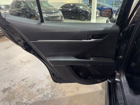Used 2021 Toyota Camry SE image 21