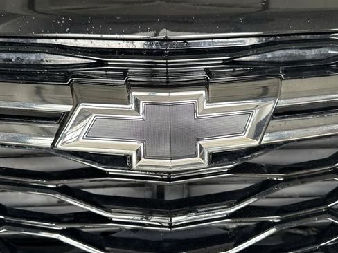 Used 2022 Chevrolet Equinox RS w/ Infotainment Package image 31