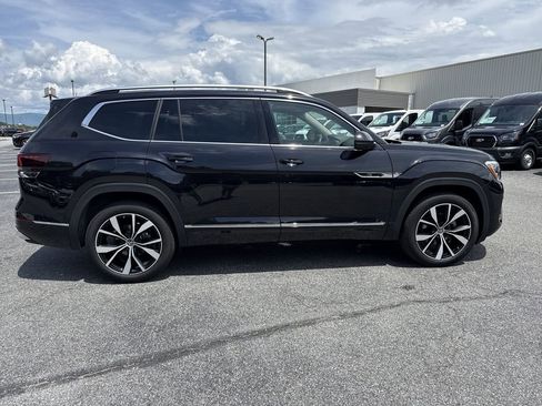 Used 2024 Volkswagen Atlas SEL Premium R-Line AWD/4WD image 9