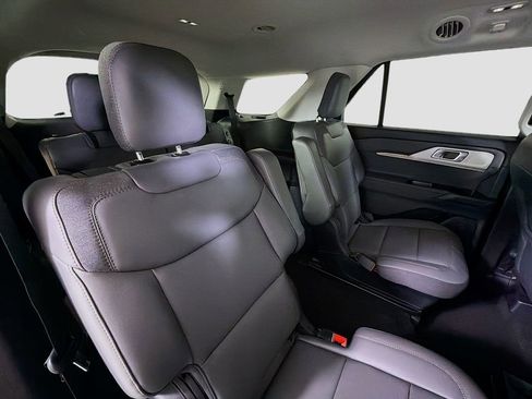 New 2025 Ford Explorer Active w/ Active Comfort Package image 28