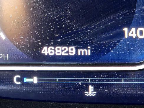 Used 2023 Chevrolet Suburban RST w/ Luxury Package image 30