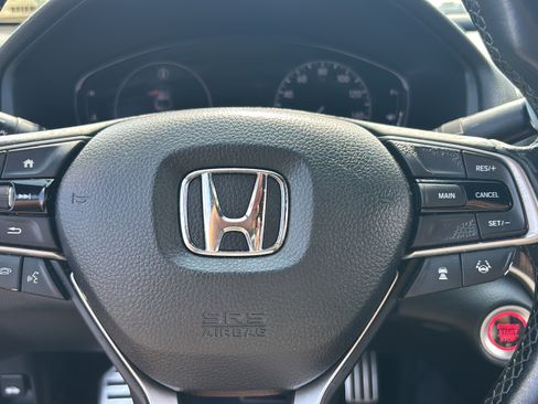 Used 2018 Honda Accord Sport image 26