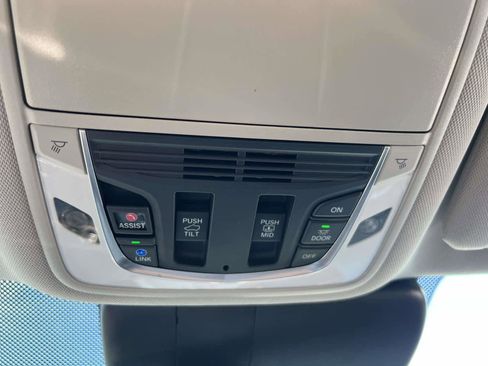 Used 2023 Acura RDX image 32