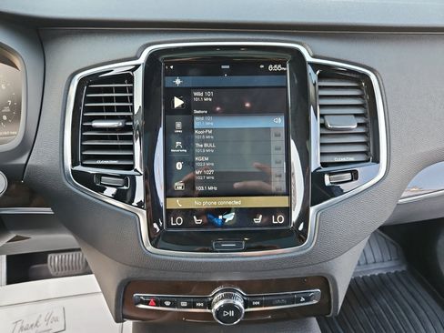 Used 2016 Volvo XC90 T6 Momentum w/ Protection Package Plus image 21