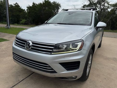 Used 2016 Volkswagen Touareg Sport AWD/4WD image 6