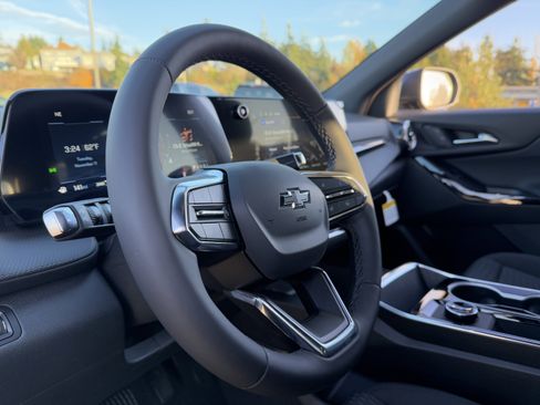 New 2026 Chevrolet Equinox LT w/ Midnight Edition image 9