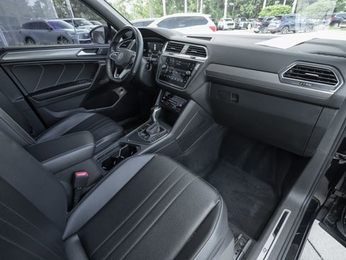 Used 2022 Volkswagen Tiguan SE R-Line image 38