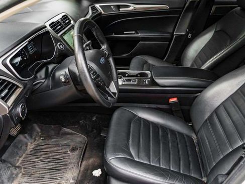 Used 2018 Ford Fusion SE w/ Equipment Group 602A image 9