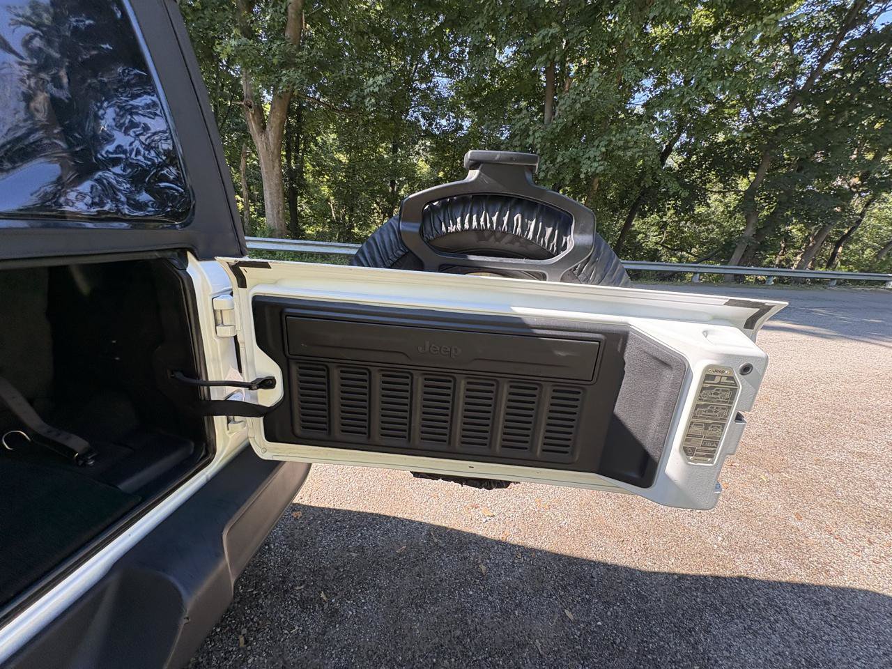 Used 2019 Jeep Wrangler Sport AWD/4WD image 21