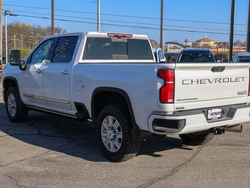 Used 2024 Chevrolet Silverado 2500 High Country w/ High Country Premium Package image 4