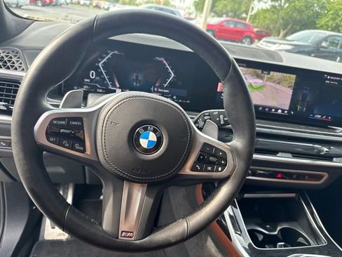 Used 2024 BMW X7 xDrive40i w/ M Sport Package AWD/4WD image 10
