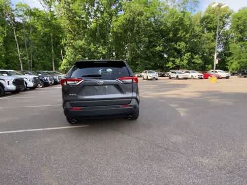 Used 2025 Toyota RAV4 XLE AWD/4WD image 10