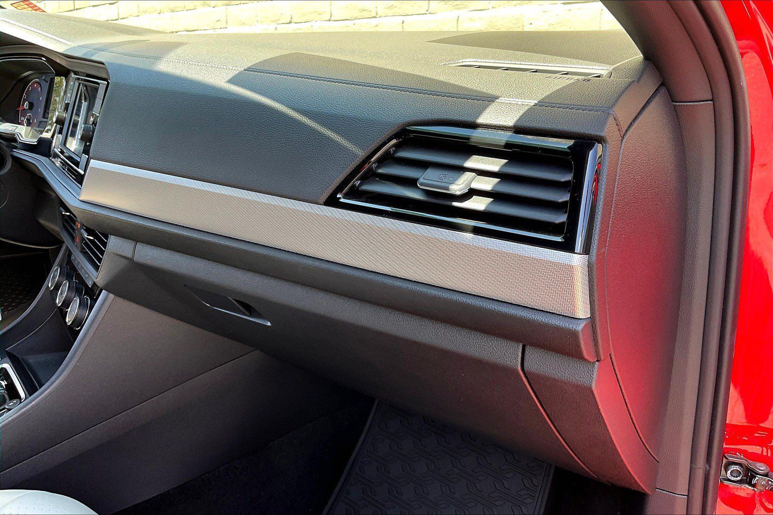 Used 2019 Volkswagen Jetta R-Line FWD image 16