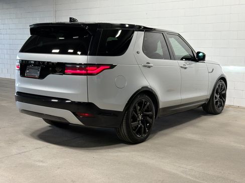 Used 2023 Land Rover Discovery HSE R-Dynamic AWD/4WD image 7