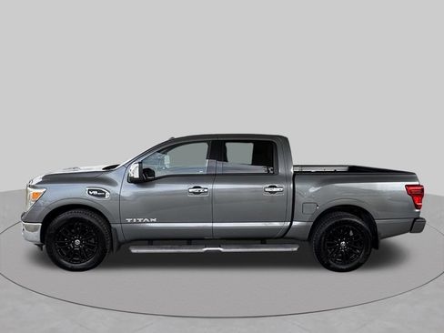 Used 2017 Nissan Titan SL w/ SL Towing Convenience Package RWD image 6