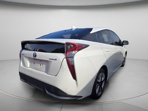 Used 2018 Toyota Prius Four Touring w/ Premium Convenience Package image 4