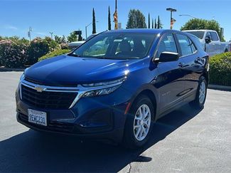 Used 2023 Chevrolet Equinox LS image 1