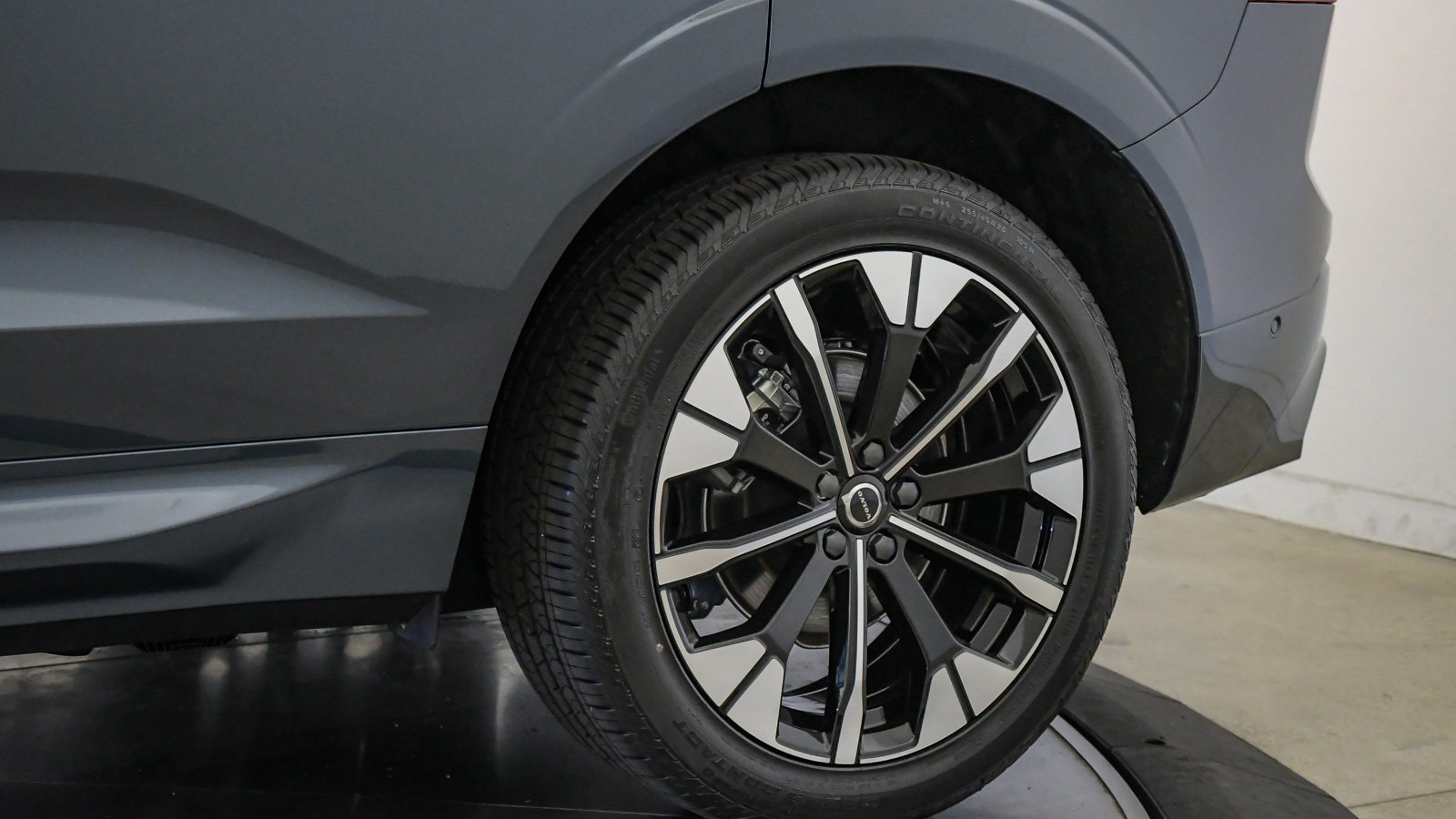 Certified 2026 Volvo XC60 B5 Plus w/ Protection Package Premier AWD/4WD image 11