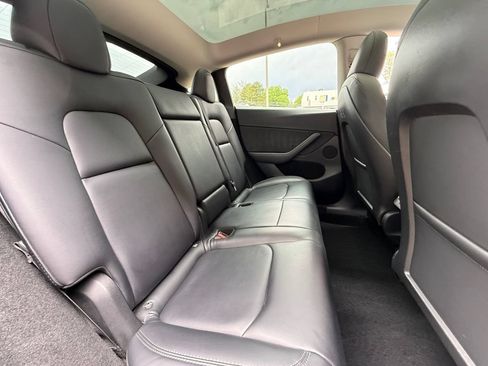 Used 2023 Tesla Model Y Long Range AWD/4WD image 41