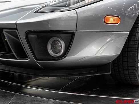 Used 2006 Ford GT RWD image 13