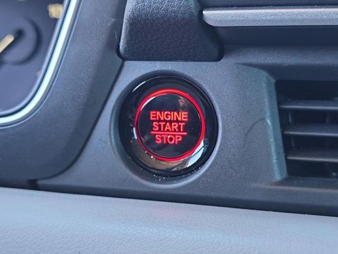 Used 2025 Honda Pilot Touring image 32