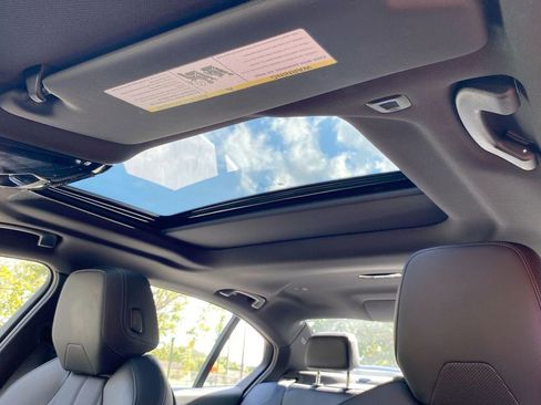 Used 2025 BMW i5 eDrive40i w/ Premium Package image 13