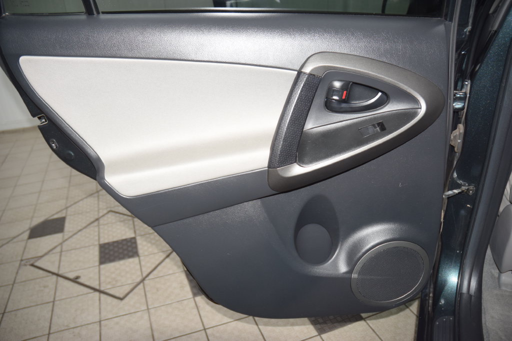 Used 2011 Toyota RAV4 2WD w/ Base L4 Extra Value Pkg image 37