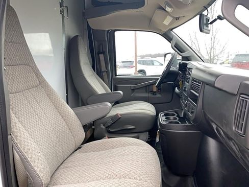 New 2024 GMC Savana 3500 w/ Power Convenience Package image 17