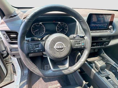 Used 2023 Nissan Rogue SV w/ SV Premium B Package AWD/4WD image 11