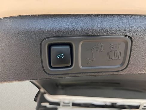 Used 2024 Ford Expedition Platinum AWD/4WD image 37