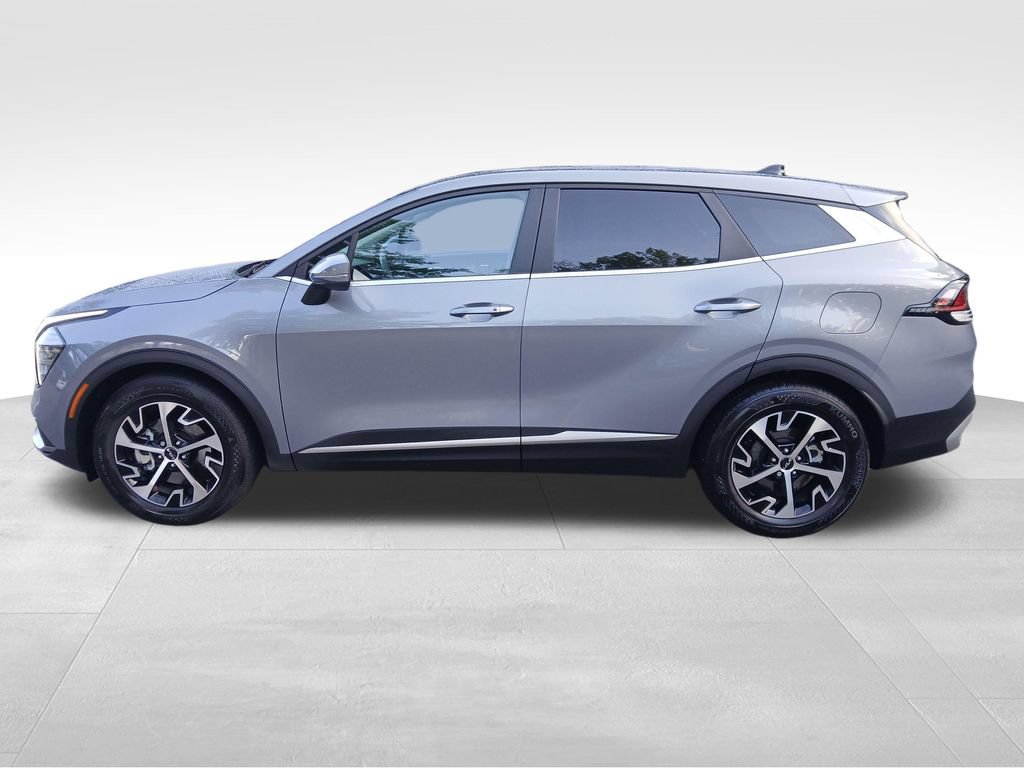 Used 2024 Kia Sportage EX FWD image 2