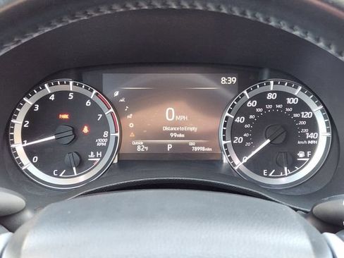 Used 2023 Toyota Highlander XLE FWD image 7