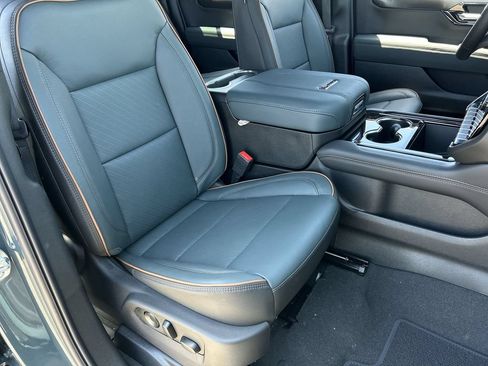 New 2026 GMC Yukon XL AT4 w/ AT4 Premium Plus Package AWD/4WD image 29