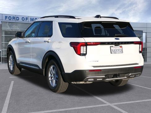 Used 2025 Ford Explorer Active w/ Active Comfort Package image 7