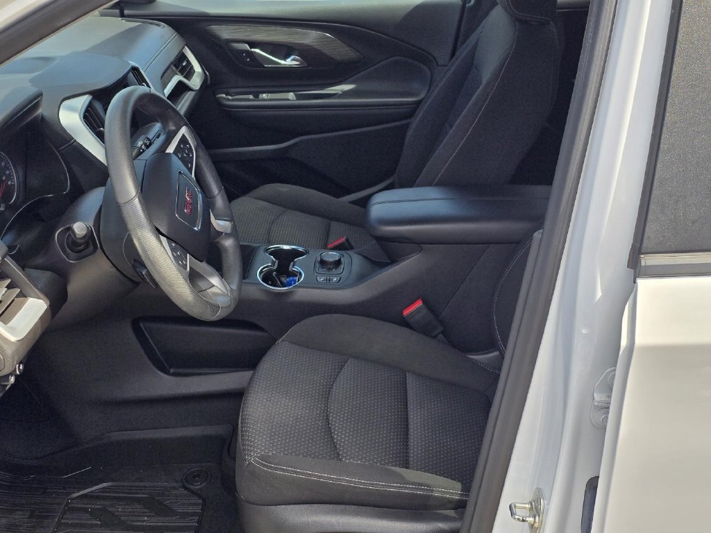 Used 2024 GMC Terrain SLE w/ Driver Convenience Package FWD image 14